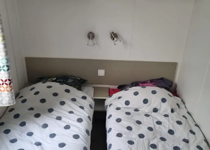 营地 Mh300 Le Clarys 5 Etoiles *